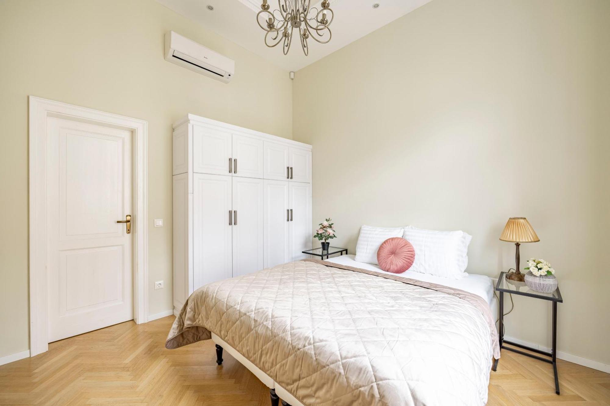 Graceful & Cozy Dream Next To The Opera House Budapesta
